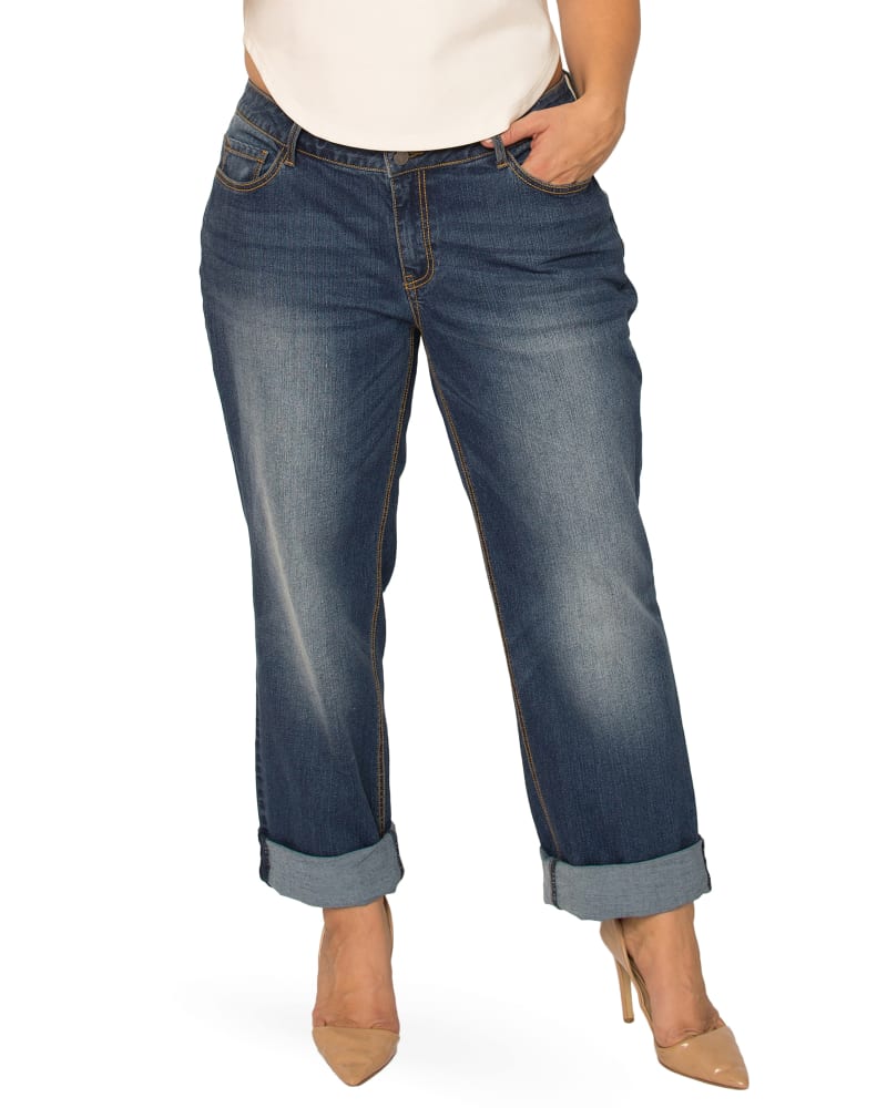 Front of a model wearing a size 14 Mia Rolled Hem Boyfriend Jeans in 1824 Wash by Standards & Practices. | dia_product_style_image_id:276217